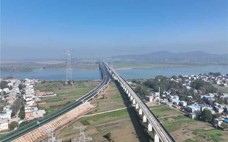 襄陽繞城高速公路南段。盧家國(guó)攝