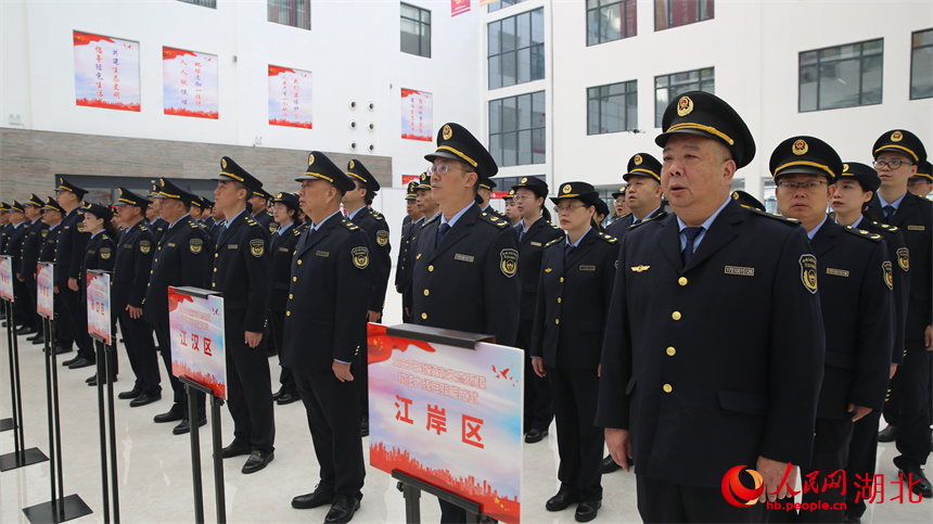 2023年武漢生態(tài)環(huán)境執(zhí)法大練兵技能比武活動(dòng)。人民網(wǎng)記者 王郭驥攝