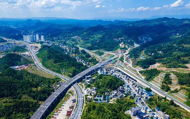 張南高速公路宣咸段。湖北交投供圖