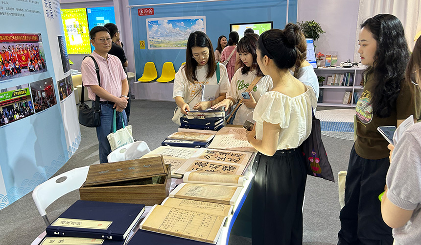 湖北省圖書館亮相中國圖書館展覽會【3】