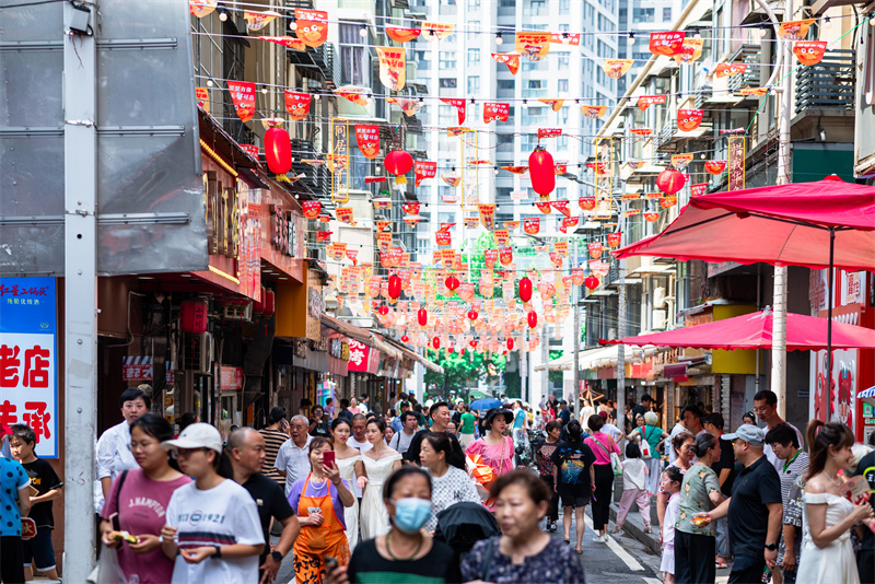 市場人流涌動