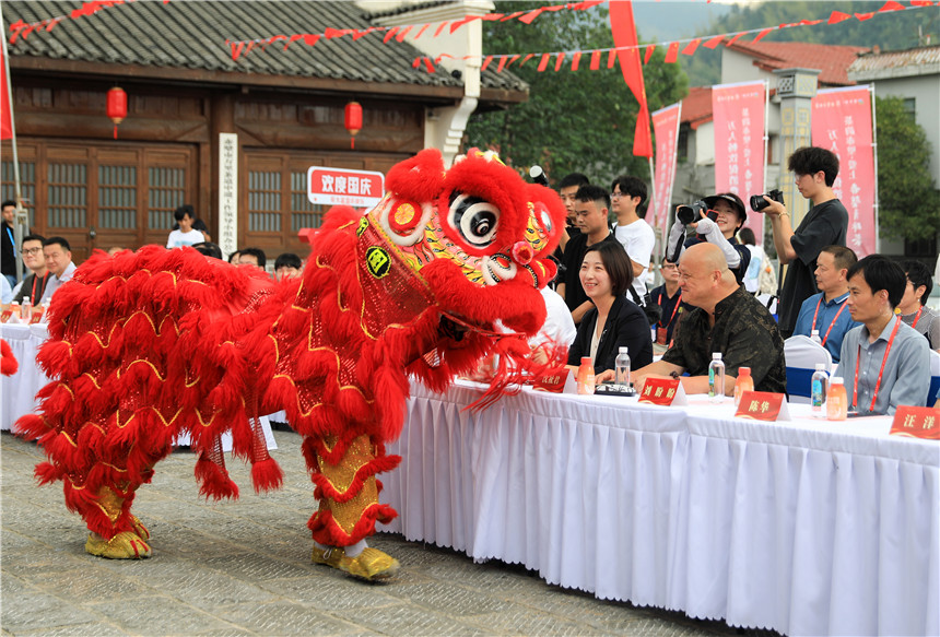 湖北赤壁：萬(wàn)人暢飲 愛(ài)上赤壁青磚茶【9】